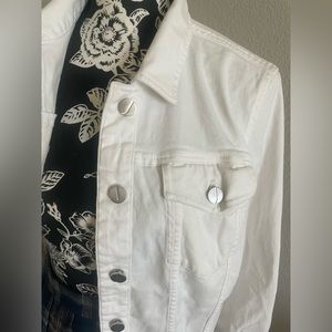 Denim white jacket. Medium Size . Brand: Jones NY